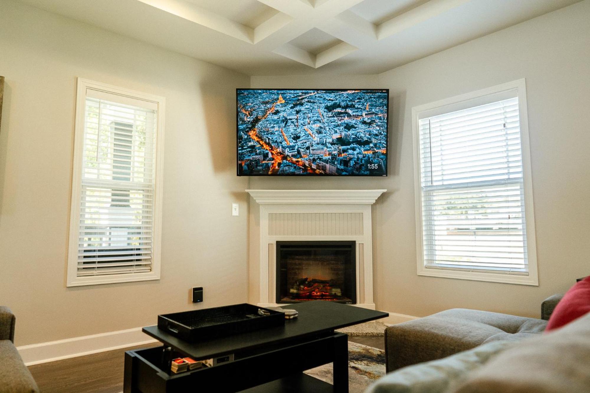 Enjoy This Mini-Mansion Near Downtown And The Airport! Atlanta Bagian luar foto