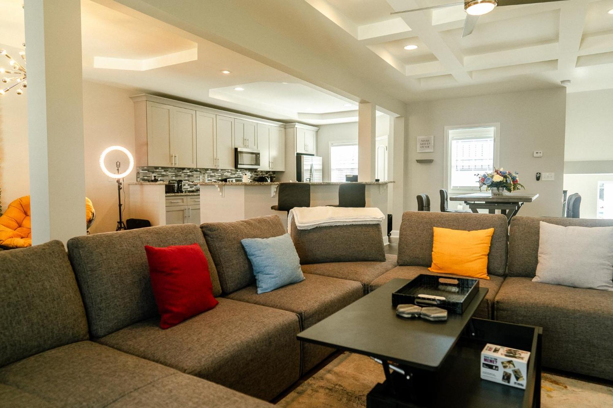 Enjoy This Mini-Mansion Near Downtown And The Airport! Atlanta Bagian luar foto