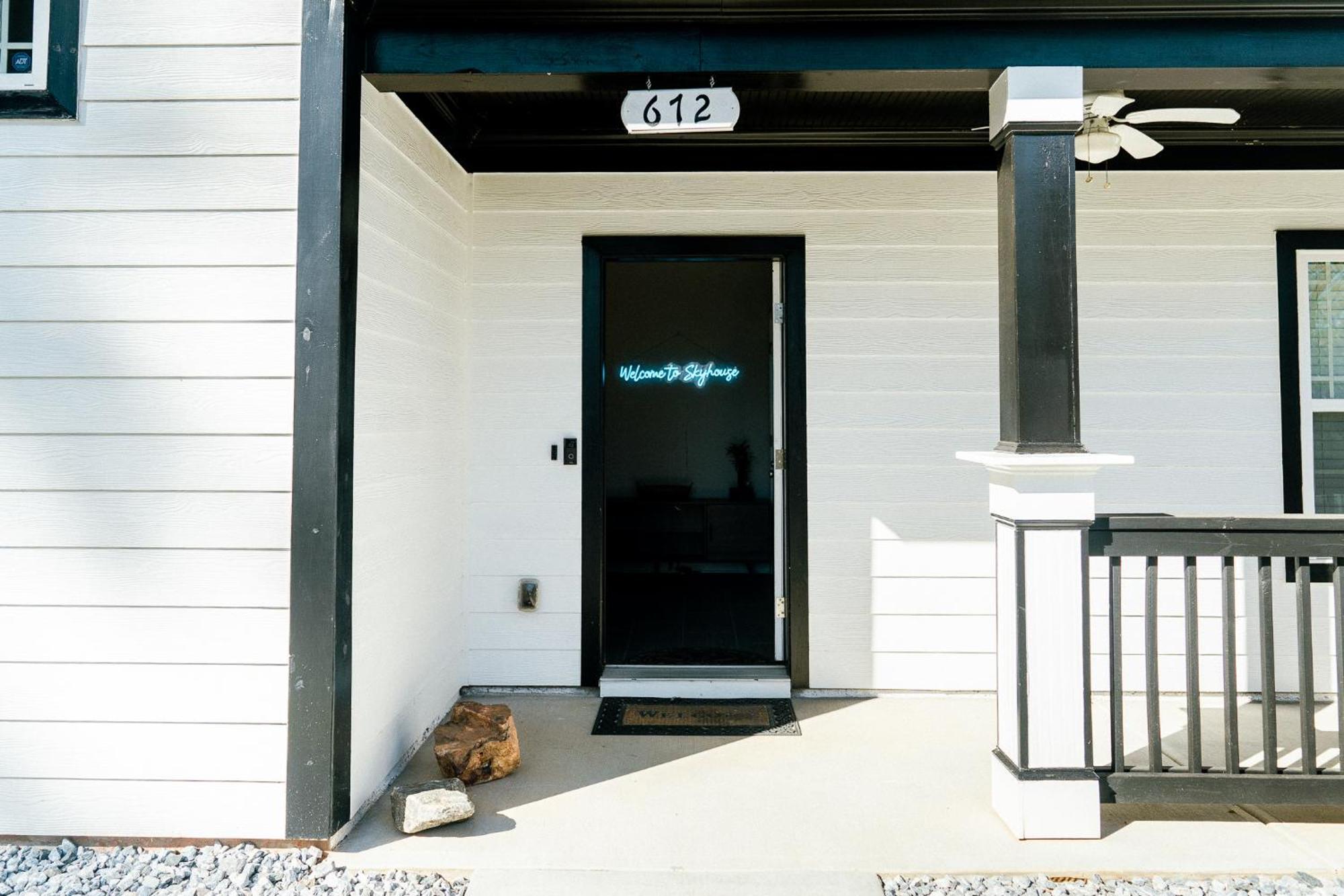 Enjoy This Mini-Mansion Near Downtown And The Airport! Atlanta Bagian luar foto